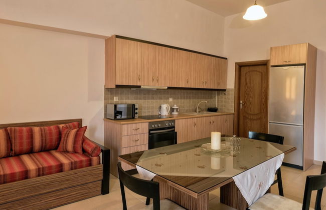 Family Friendly Villa Private Pool, Children's Play Area, Bbq, Spacious Garden, Near Beach - Photo 11