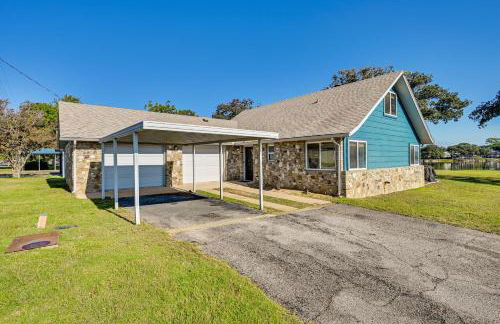 Modern, Spacious! Lake Buchanan Retreat with Hot Tub - Foto 38