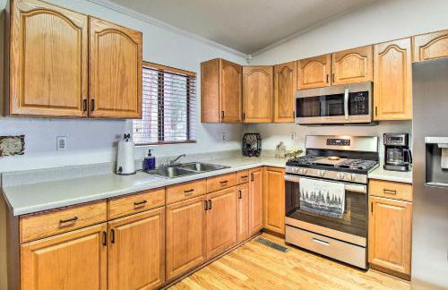 Peaceful Nutrioso Cabin Retreat with Mountain Views! - Foto 9