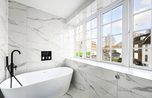 Steps from Hampton Court – Stylish London Retreat - Foto 11