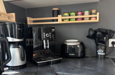 Neu! Modernes Apartment Nähe Bowling Center! - Photo 4