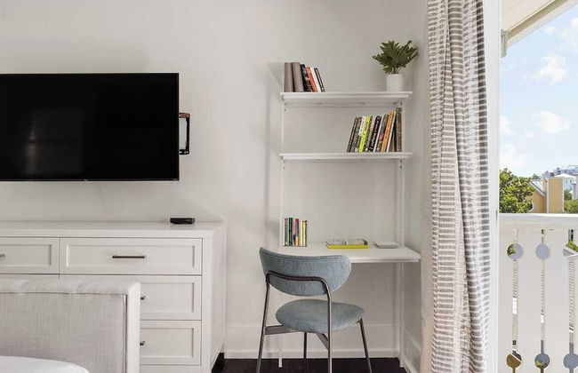 Luxe Villa Near Beach, Pool + Hottub, Chef's Kitchen Woodward Way by Avantstay - Foto 22