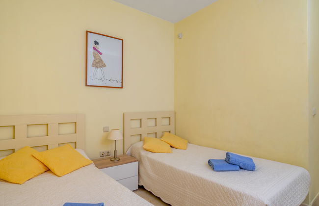 2 bedroom Apartment in Marbella with swimming pool and garden - Photo 14