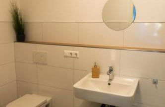 HUGOS Studio Apartment - Photo 11