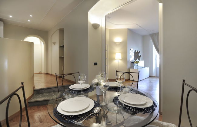 At Home Heart of Milan - Design Duomo Apartment - Photo 10