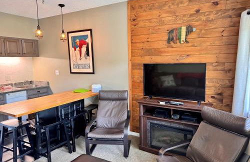 Loon Mountain Retreat with Pool and Hot Tub - Foto 31