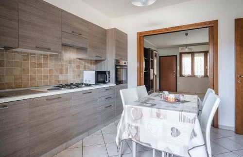 GuestHost - Sestu Lovely Apt W Balcony near Spiaggia Poetto! - Foto 8