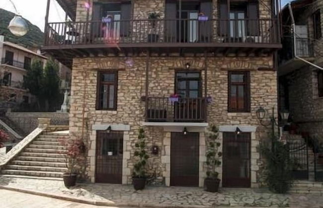 Antique Luxury Groundfloor Suite - Photo 17