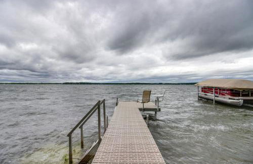 Lakefront Pelican Rapids Cabin with Boat Dock! - Foto 32