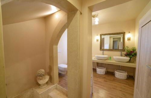 Villa Nina Luxury With Pool - Happy Rentals - Foto 28