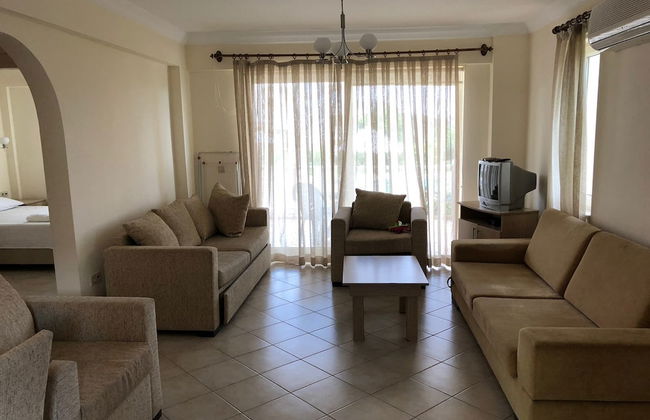 Apartment 3 Bedroom Lake View 4 by Likya Global - Photo 13