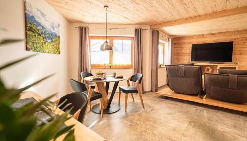 Luxus Chalet im Allgäu - Zirbenholz Schlafzimmer - Terrasse mit Bergblick - Infrarotkabine - Foto 5