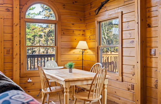 Deer Haven Cabin by Avantstay Waterfront Dock Firepit - Photo 34