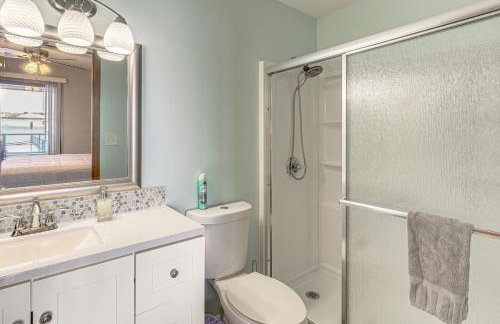 Lakefront Osage Beach Condo w/ Balcony & Pool - Foto 12