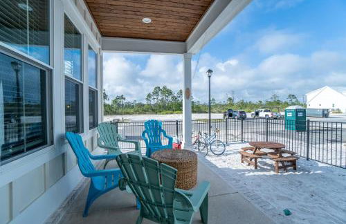 ~Spacious home near beach w/ game room and community pool~ - Photo 28