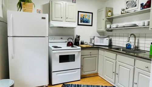 Artist's retreat near the heart of the city - Photo 4