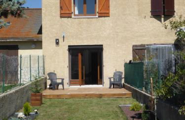 le chalet Cerdan - classé 3 étoiles - 5 personnes - 2 chambres- parking -garage-jardin-WIFI-rénové en 2023 - Foto 32