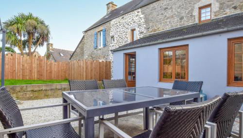 Nice Home In Quettehou With Kitchen - Foto 2