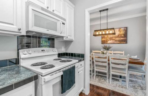 DockTales - Panoramic Views & Private Dock - Foto 23