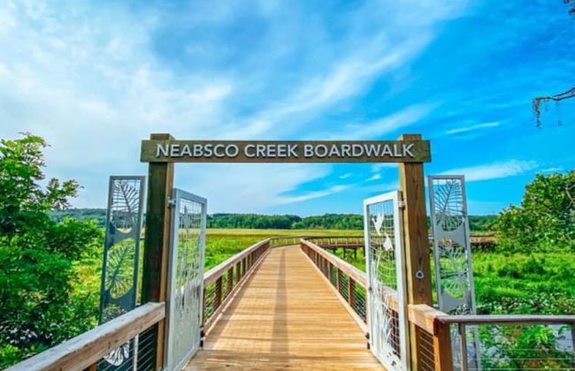 Stylish 1 BR Apartment w Movie Theater - Photo 39