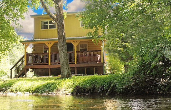 Yellow Cabin on the River - Foto 1