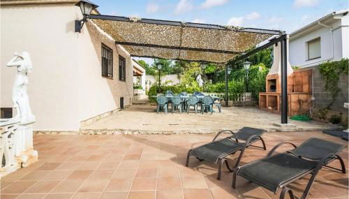 5 Bedroom Stunning Home In Roda De Berà - Foto 4