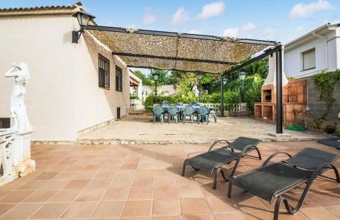 5 Bedroom Stunning Home In Roda De Berà - Foto 4