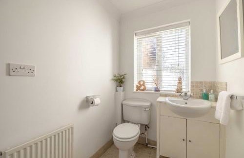 Large 6BR Home Sleeps 12 Free Parking & WiFi - Foto 27