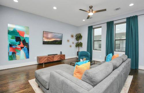 Skyline Views - Sleeps 10 Home Near Downtown - Photo 10