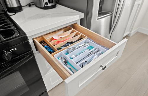 Recently Upgraded House with King Suite, quiet NBHD, Fast Wifi, and Yard - Foto 35