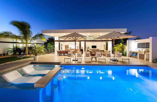 Oceanside Vacation Villa with Private Pool and Resort Amenities v10 - Foto 1