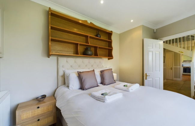 The Fosse Way Cottage - Breathtaking 5bdr Cottage With Parking Garden - Photo 26