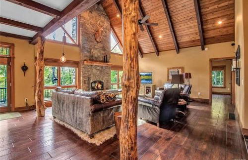 Luxurious Chalet! Hot-tub, Bonfire & Ideal Location for Skiing & Town - Foto 11
