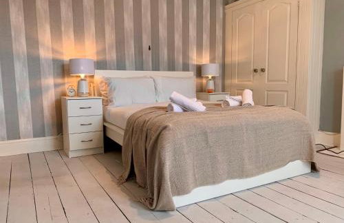 Spacious 6BR Victorian Home in 14 Somerford Near Wolverhampton Centre with Free Parking - Foto 7