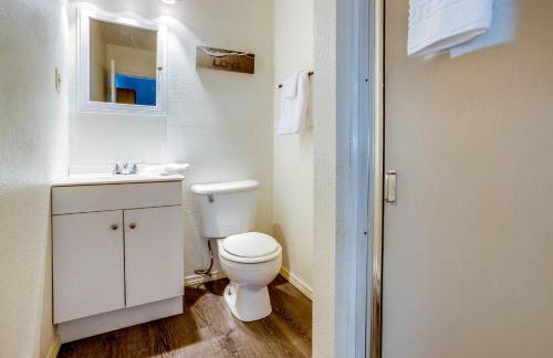 Ocean Front Duplex with Views! Dog Friendly -Surfside Cottage North - Foto 15