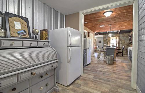 Newly Remodeled Home with Yard in Downtown Caliente! - Foto 12