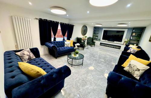 Lux 7 Bedroom residence - Photo 26