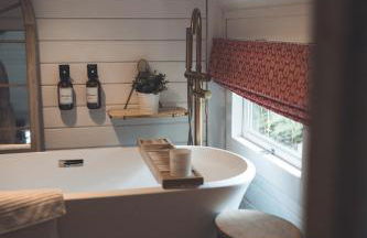 2 - Romantic cabin escape, with outdoor copper bathtub! - Foto 6