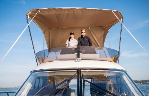 2BR Heated Yacht, Lymington Centre, Beautiful View - Photo 6