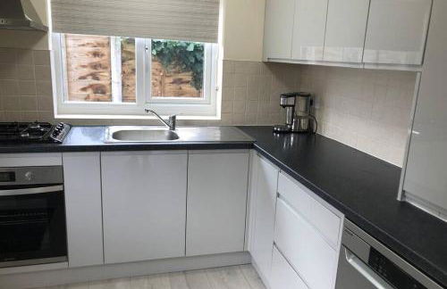 Charming just renovated 2 bed cottage in the centre of village - Foto 5