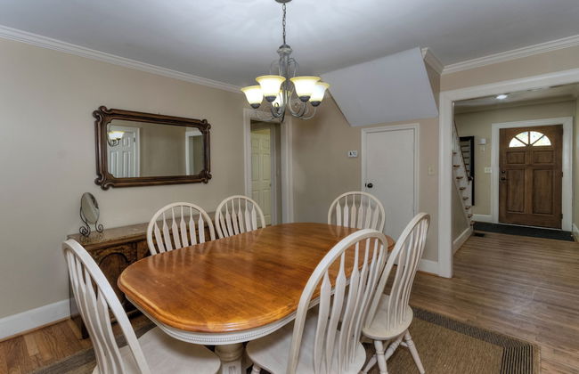 Pool Near Fort Moore Our White House - Foto 26