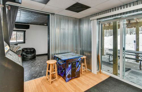 Home Theater and Hot Tub! Home Near Higgins Lake - Foto 11