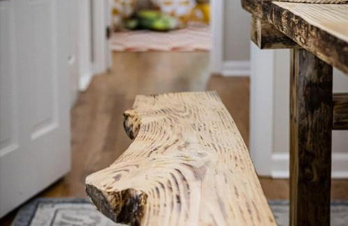 5BR Woodland Retreat on 7 Acres with a Pond - Foto 45