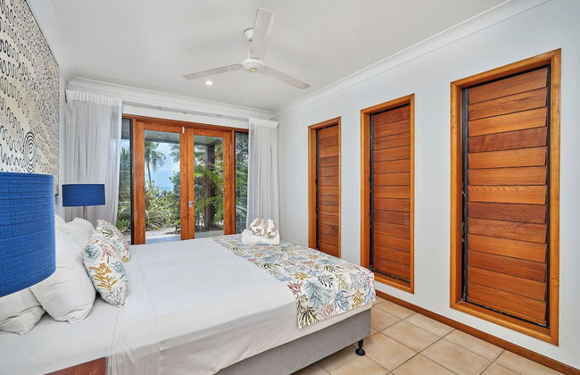 Reeflections Beachfront Holiday House - Photo 2