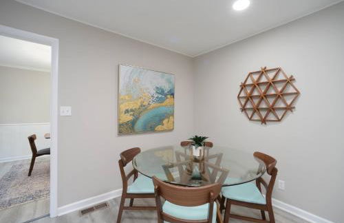 *The Governor's Mansion* Close to Downtown - Photo 2