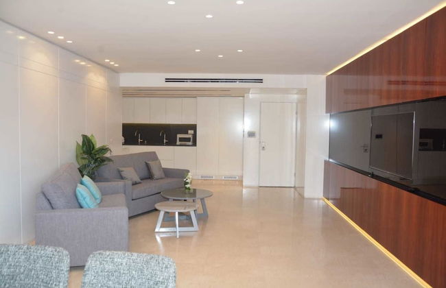 Renovated White 3BD next to Beach - Pool - Foto 13