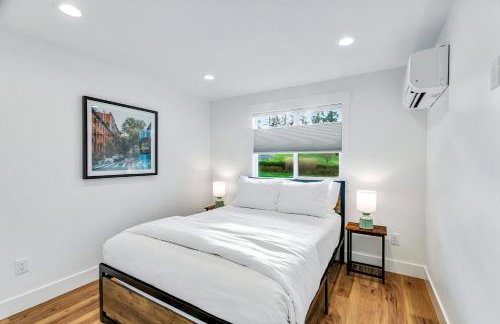 Sunny 3BR Retreat Near Everett Waterfront - Photo 1