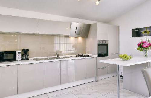 Apartment With Modern Decor and Spacious Garden, 3 km From the Beach - Foto 20