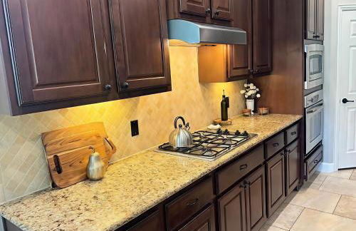 Cozy 4bdrm 3bath Home in The Woodlands - Photo 12