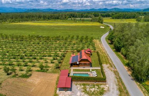 Lovely Home In Gospic With Sauna - Photo 9